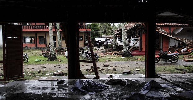 Endonezya'daki felakette ölü sayısı artıyor