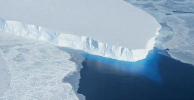 NASA Antarktika'da 14 milyar ton buzun sığacağı çukur tespit etti