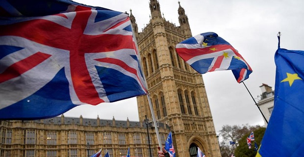 Başbakan May Brexit müzakerelerinin ertelenmesini istedi