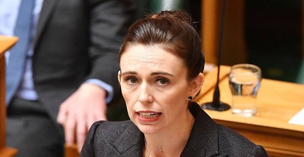 Yeni Zelanda Başbakanı’ndan flaş ezan kararı