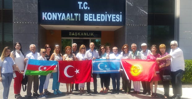 Türk Dünyası Dernekleri Platformu'ndan Konyaaltı Belediye Başkanı Semih Esen'e ziyaret