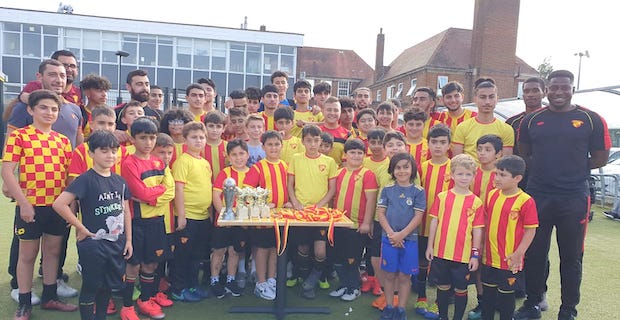 Göztepe FC London Futbol Akademisi’nde sertifika heyacanı