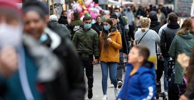 Avrupa ülkeleri Kovid-19 kısıtlamalarını 'kademeli ve temkinli' gevşetiyor