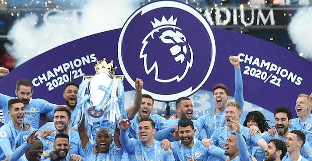 Manchester City şampiyonluk kupasını aldı