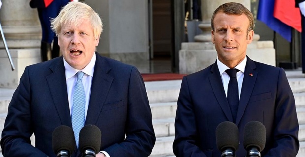 Johnson ve Macron, 31 kişinin öldüğü kaza sonrası düzensiz göçü görüştü