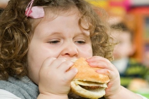 Pandemi döneminde İngiltere'de çocuklarda obezite tehlikesi