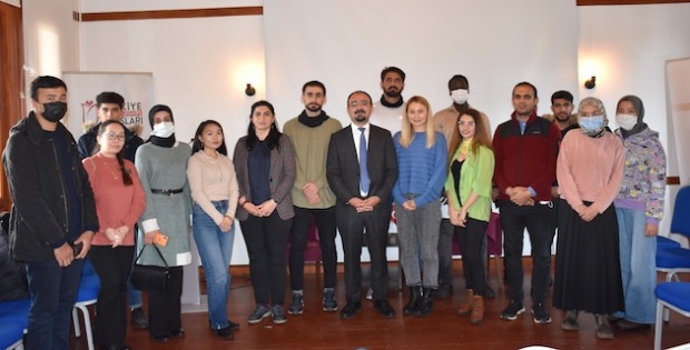 Uluslararası öğrencilere yönelik düzenlenen Medya Akademisi programında mutlu son