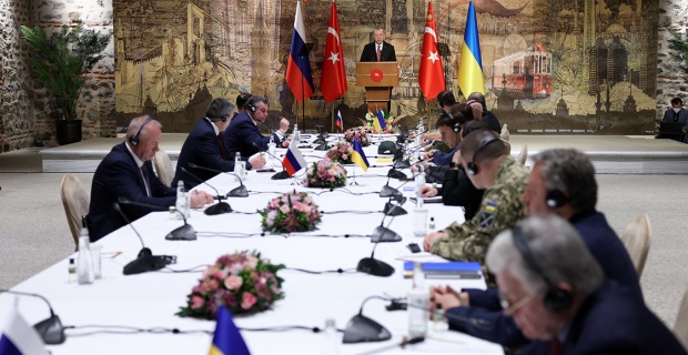 İstanbul'daki Rusya-Ukrayna müzakere heyetleri toplantısı başladı
