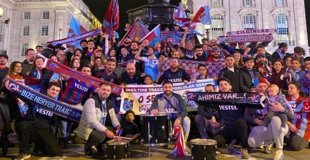 Londra’da Trabzonsporlular bot gezisiyle şampiyonluğu kutlayacak