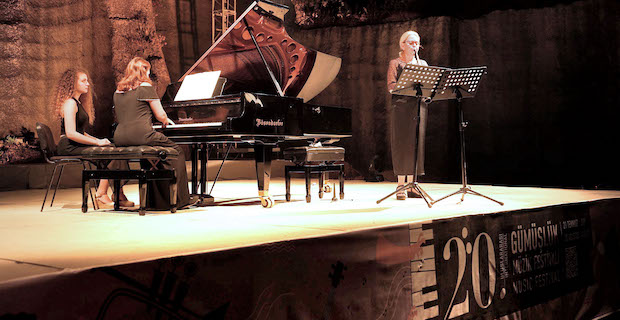 Gümüşlük Müzik Festivali’nde Eliane Reyes ve Ayşegül Kirmanoğlu müzik tutkunlarıyla buluştu