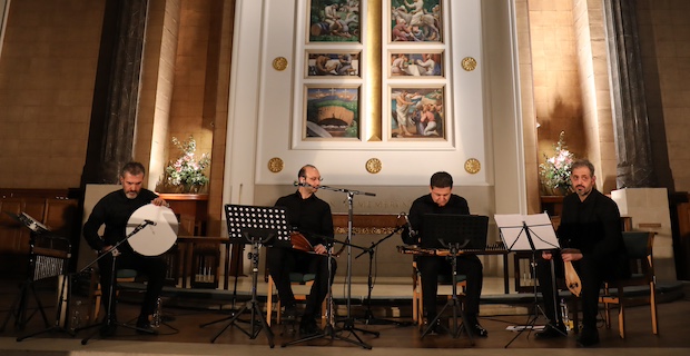 Londra'da Dede Efendi konserinde Yine Bir Gülnihal Türk valsi büyüledi