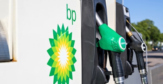 BP'nin karı 2023'te yüzde 50 azaldı