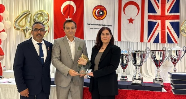 İngiltere’nin en iyi gazete ödülü Avrupa Gazetesi'ne verildi