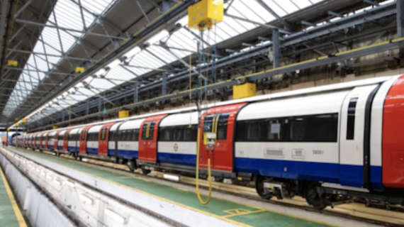 İlk yeni Piccadilly hattı test treni Londra'ya ulaştı! Trenler klimalı
