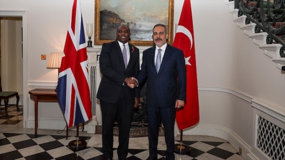 İngiltere Dışişleri Bakanı David Lammy ile Bakanı Hakan Fidan Londra'da bir araya geldi