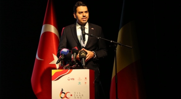 Belçika'da zafere ulaşan Saint-Josse Belediye Başkanı Emir Kır’a Eren'den tebrik