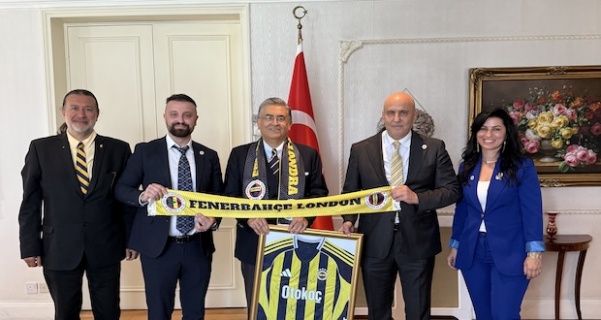 Fenerbahçeliler’den Londra Başkonsolosu Hasan Ulusoy’a ziyaret
