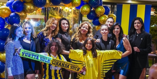 İngiltere'de Dünya Fenerbahçeli Kadınlar Günü Coşkuyla Kutlandı