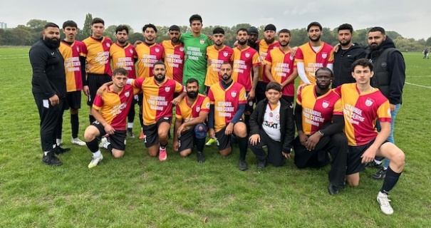 İngiltere Türk Toplumu Futbol Federasyonu TTFF Ligi  göz doldurdu