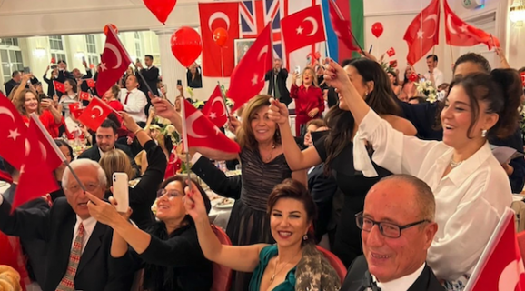 Cumhuriyetin 102. Yılına Londra’da anlamlı kutlama