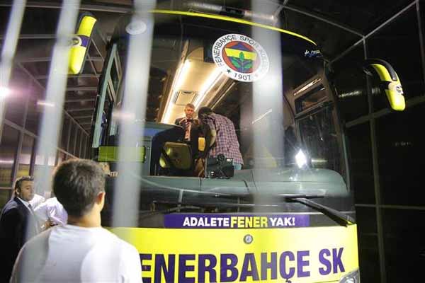 Fenerbahçe otobüsünde bomba araması şoku