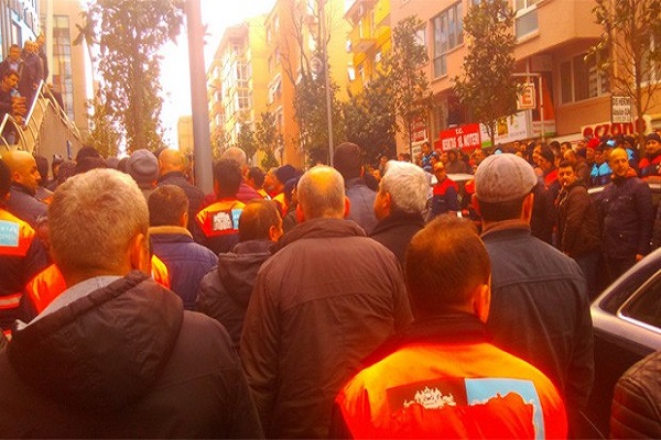 Beşiktaş'ta temizlik işçileri iş bırakma eylemi yaptı
