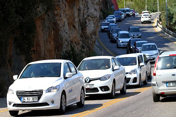 Ege Bölgesi'nde bayram trafiği