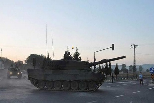 Maltepe'deki zırhlı araçlar Gaziantep'e doğru yola çıktı