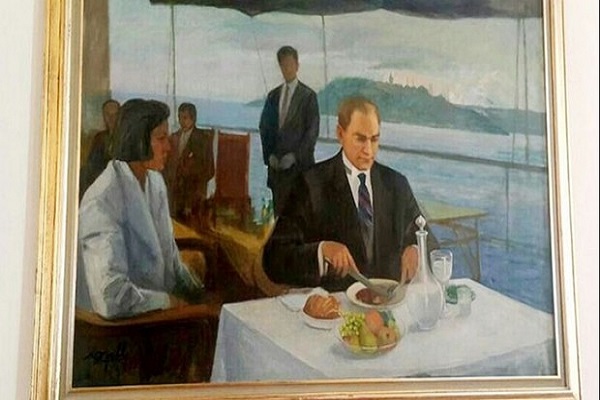Atatürk'ün Savarona yatında rakı eşliğinde yemek yediği tablo TBMM'den kaldırıldı