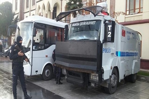 HDP Manisa İl binasında arama yapılıyor