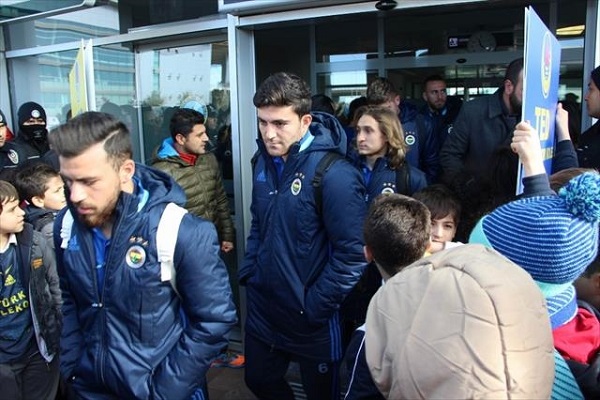Fenerbahçe kafilesi Diyarbakır'da böyle karşılandı