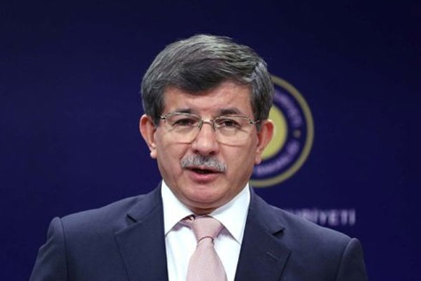 Ahmet Davutoğlu, 'Suriyelilere yardım insani bir görev'