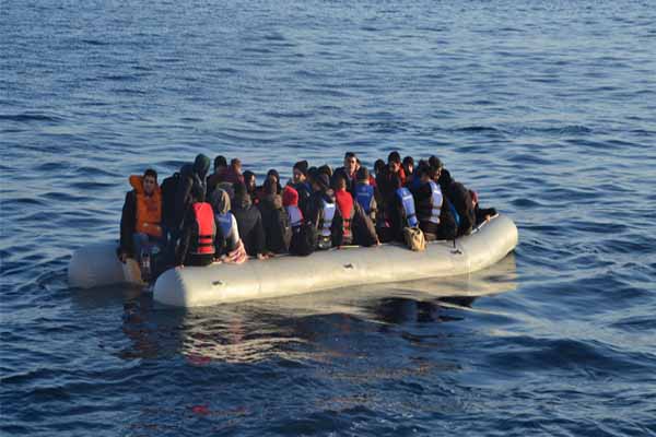 Akdeniz'de gemi battı, 700 göçmen öldü
