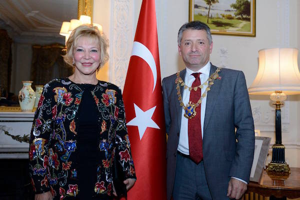 Dünyaca Ünlü Türk Piyanist Gülsin Onay ile St.Albans'ta Türk rüzgarı esecek