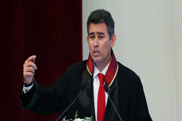 Metin Feyzioğlu Halk TV'de canlı yayını terk etti
