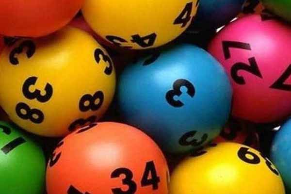 Süper Loto'nun çekiliş sonucu 2 kişinin yüzünü güldürdü