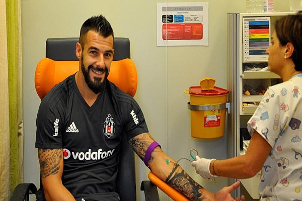 Beşiktaş'ın yeni golcüsü sağlık kontrolünden geçti