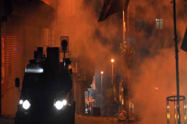 Okmeydanı'nda yüzü maskeli gruba polis müdahalesi