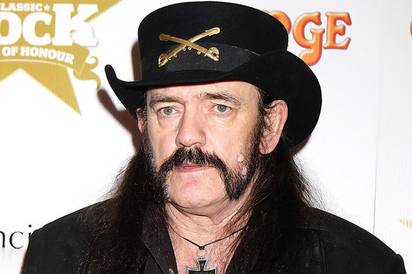 İngiliz yıldız Lemmy Kilmister hayatını kaybetti