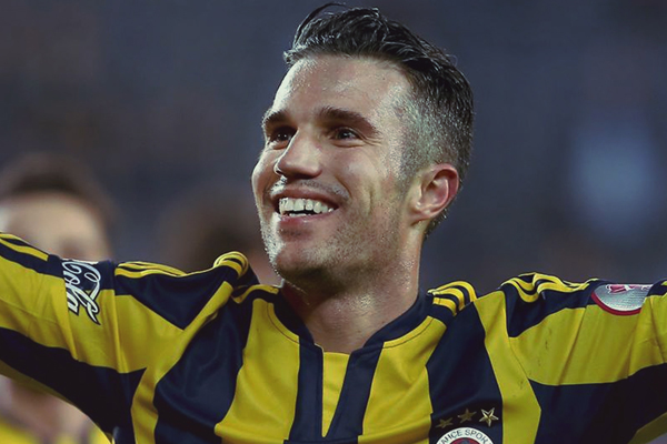 Robin van Persie Fenerbahçe'de kriz yarattı
