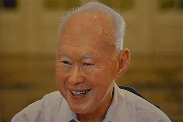 Singapur'un kurucusu Lee Kuan Yew yaşamını yitirdi