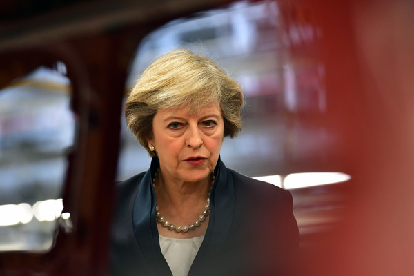 İngiltere Başbakanı May'dan patlama sonrası önemli karar