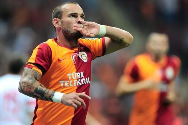 Wesley Sneijder ile Galatasaray yollarını ayırdı