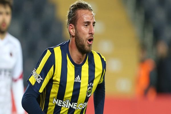 Fenerbahçe'nin transfer edeceği futbolcusu sakatlandı