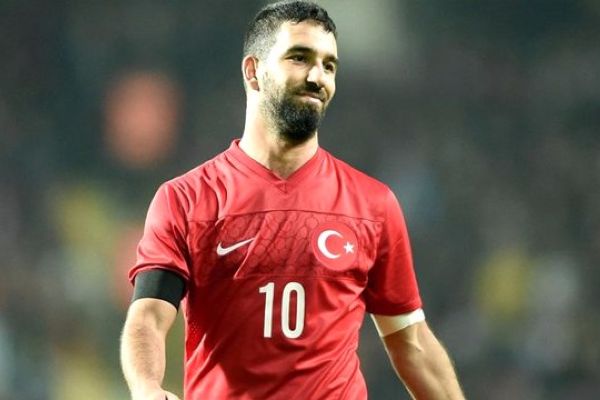 Lucescu Arda Turan'ı milli takıma geri çağıracak