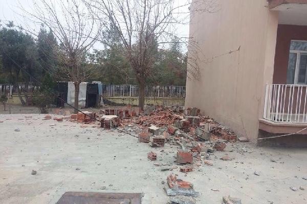Şiddetli depremin ardından okullar yeniden tatil edildi
