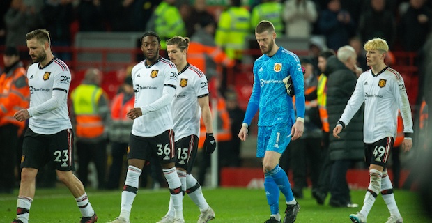 Liverpool'dan Manchester United karşısında tarihi galibiyet