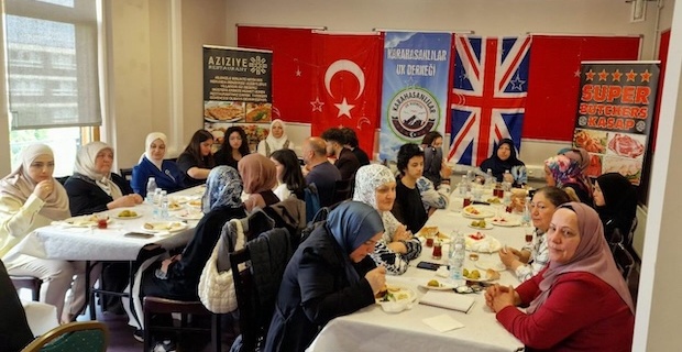 Uluslararası Demokratlar Birliği Londra'da bayram kahvaltısında buluştu