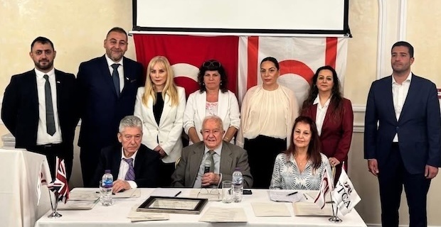  İngiltere’deki Kıbrıs Türklerin liderlerinden Dr. Özkan Hıfzı vefat etti