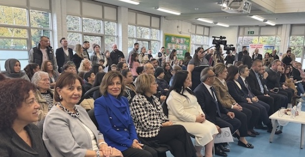 İngiltere'de Bülent Ecevit Türk Okulu Harlow bölgesinde kayıtlara başladı